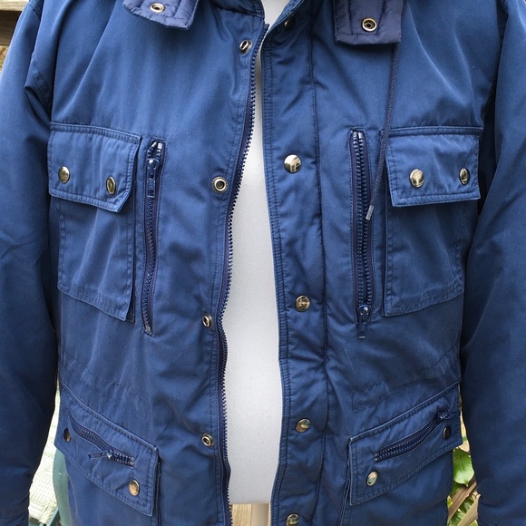 Vintage men’s size XL down navy blue jacket w/an attached hood by Down Designs - Picture 2 of 6